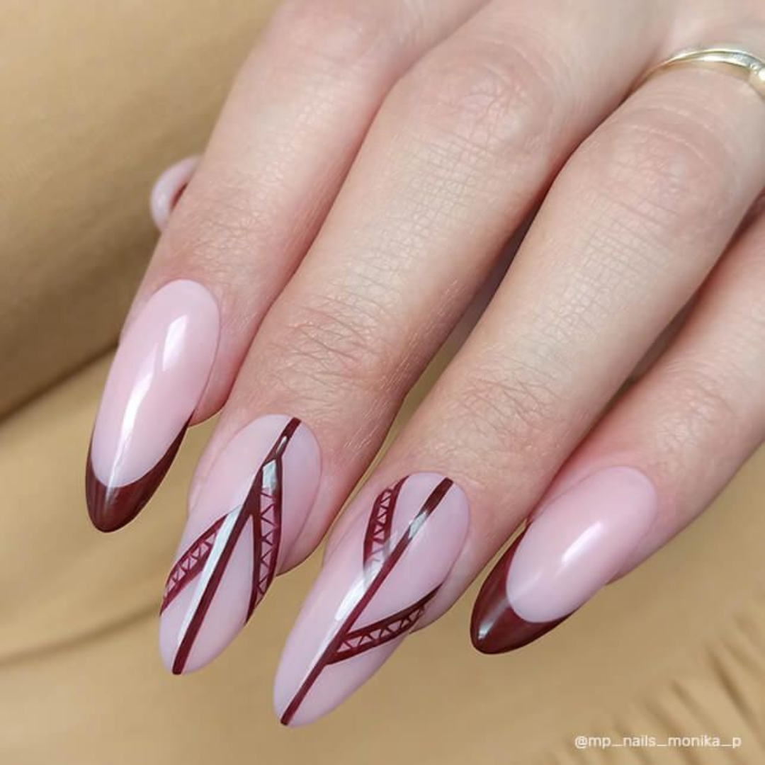 Manucure réalisée avec la Base Repair Baby Pink de Nails Company, base rose utilisée avec un nail art