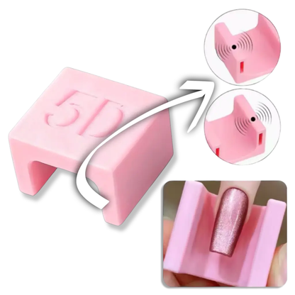 Utilisation de l’aimant 5D Cat Eyes sur ongle avec vernis semi permanent magnétique, déplacement visible des particules métalliques