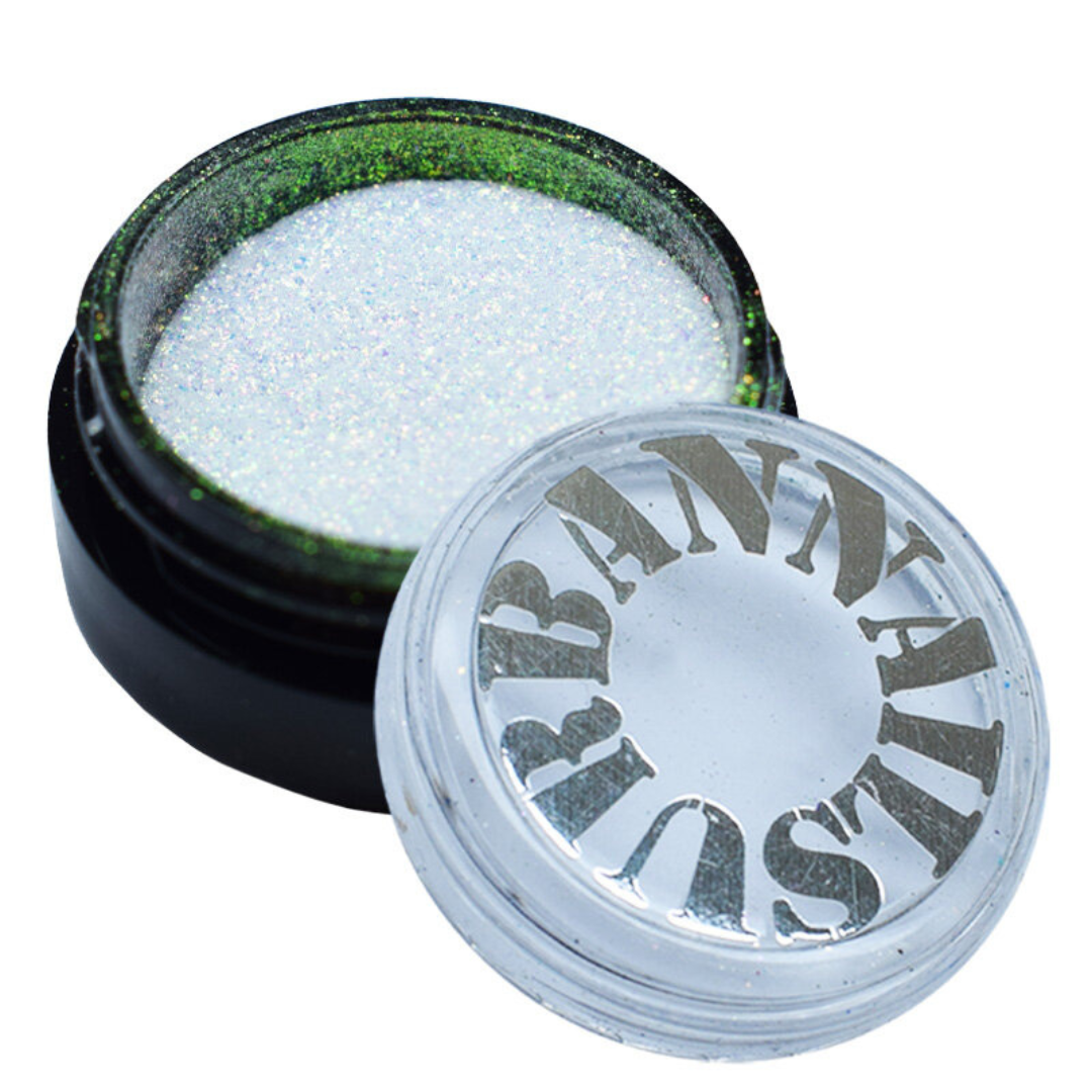 Poudre Aurora Pigment 1 d’Urban Nails, pigment chrome effet aurora à reflets changeants appliqué sur gel polish foncé