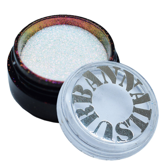 Poudre Aurora Pigment 3 d’Urban Nails, pigment chrome effet aurora à reflets changeants appliqué sur gel polish foncé