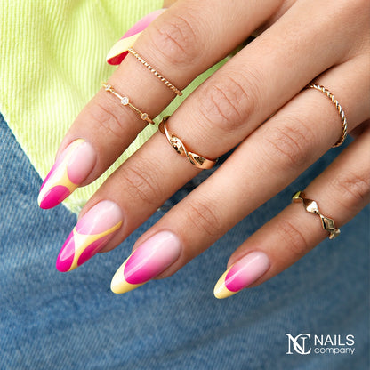 Exemple de nail art réalisé avec le gel de construction Thix Me Want Me de Nails Company