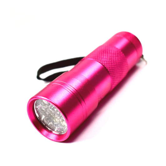 Lampe portable 12 watts pour onglerie permettant la pré-polymérisation ciblée des press-on, strass et éléments de décoration