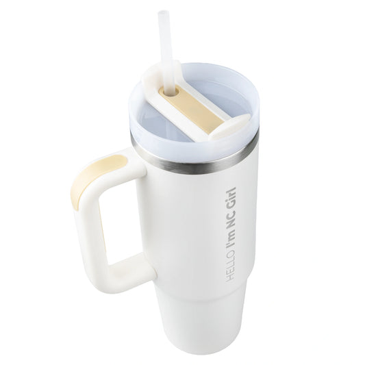 Mug Isotherme NC Girl Nails Company blanc visible sous un autre angle avec poignée ergonomique.