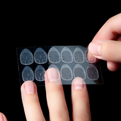 Capsule maintenue avec Pad Gel Press-On sur ongle, système adhésif pour pose press-on rapide sans colle liquide