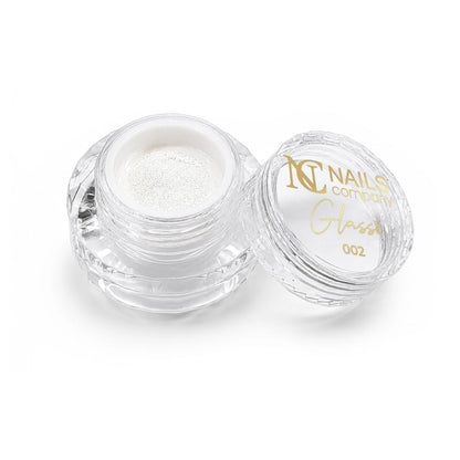 Flacon ouvert du Pigment Glassé 002 de Nails Company avec le pigment argenté visible