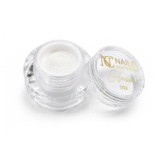Flacon ouvert du Pigment Glassé 002 de Nails Company avec le pigment argenté visible