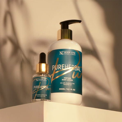 Huile à cuticules Pure Herbal avec la crème pour le corps assortie, présentées ensemble pour montrer la gamme parfumée inspirée d’Erba Pura