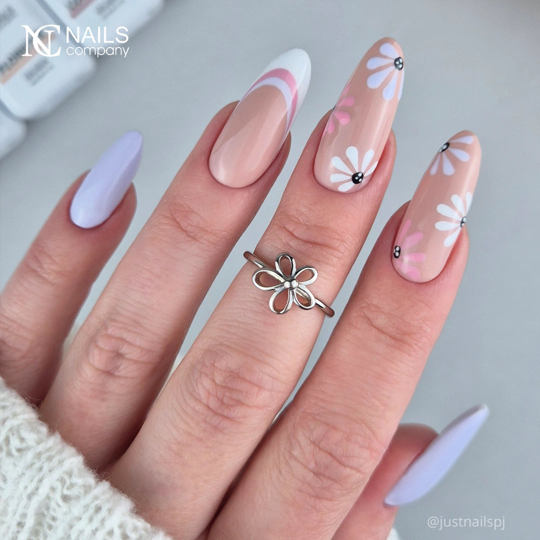 Resultat de manucure avec vernis semi permanent Aurelle Nails Company lavande pastel collection La Petite.