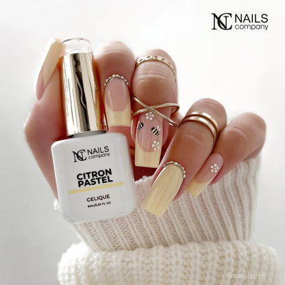 Résultat de manucure avec vernis semi permanent Citron Pastel Nails Company jaune pastel collection La Petite.