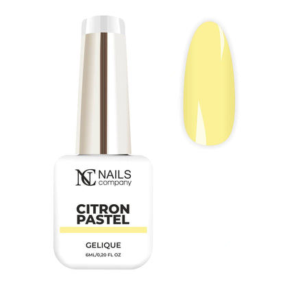 Vernis semi permanent Citron Pastel Nails Company jaune pastel à nuance vanillée de la collection La Petite, flacon avec tips.