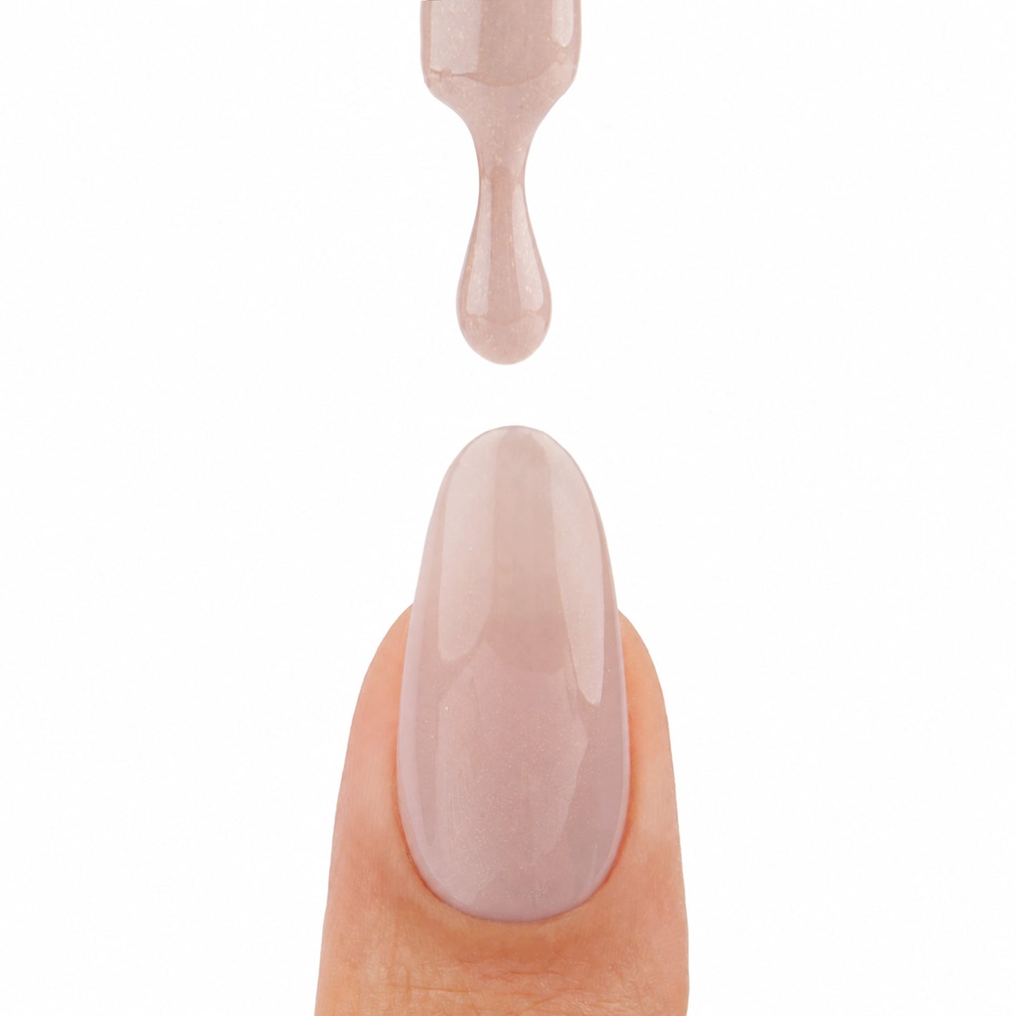 Ongle avec une goutte de vernis semi-permanent Dubai Drip de Nails Company, collection Pick Your Autumn Drink