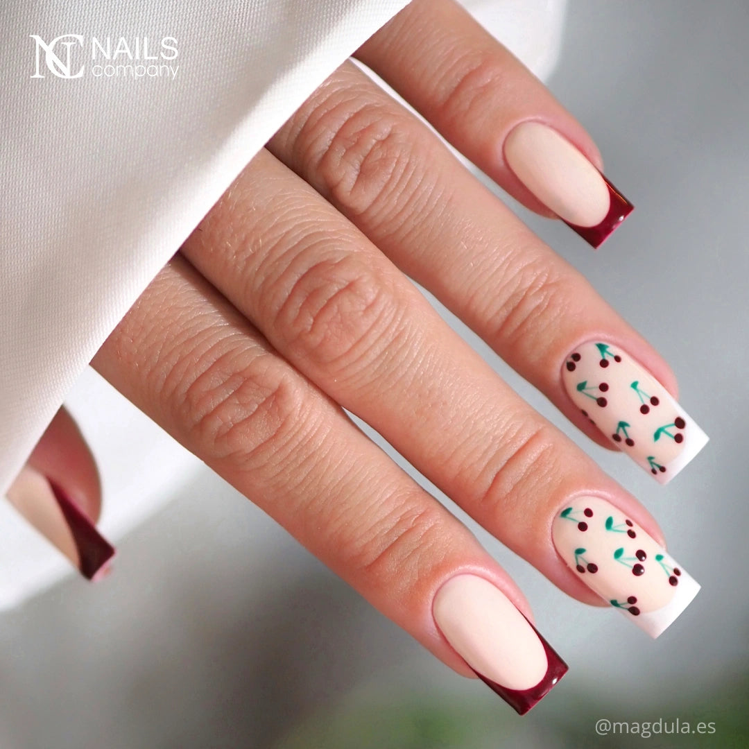 Résultat de manucure avec vernis semi permanent Florette Nails Company rose poudré collection La Petite.