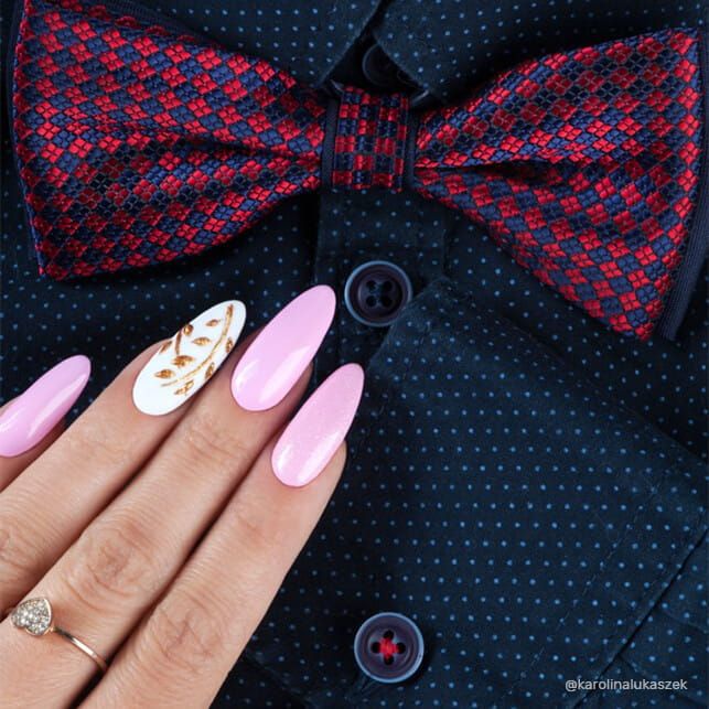 Exemple de nail art avec le vernis semi-permanent Forever & Ever de Nails Company, collection Romance Wedding