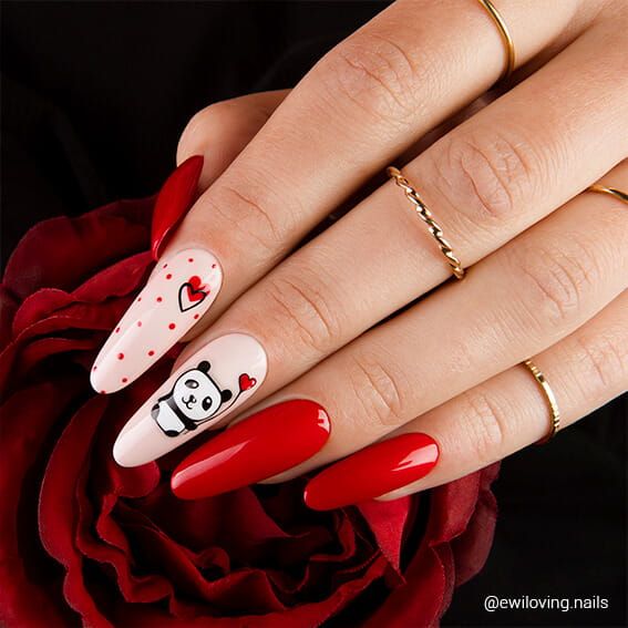 Manucure avec nail art réalisée au vernis semi permanent Friends Nails Company rouge intense.