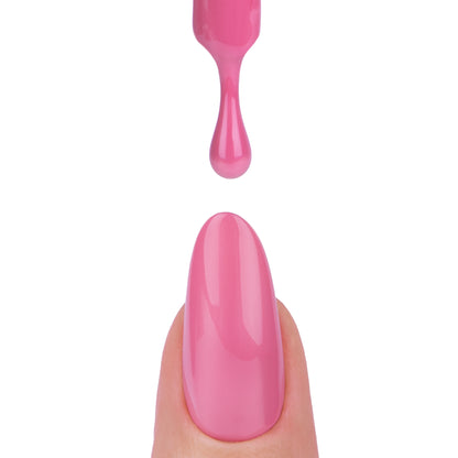 Pinceau avec vernis semi-permanent Infection Love de Nails Company, rose pastel fluide s’écoulant vers l’ongle