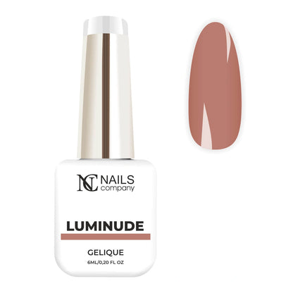 Vernis semi permanent Luminude Nails Company nude beige chaud au rendu naturel de la collection La Petite, flacon avec tips.