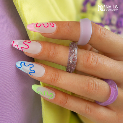 Exemple de nail art avec le vernis semi-permanent Oopsie Pink de Nails Company, collection Maby Baby