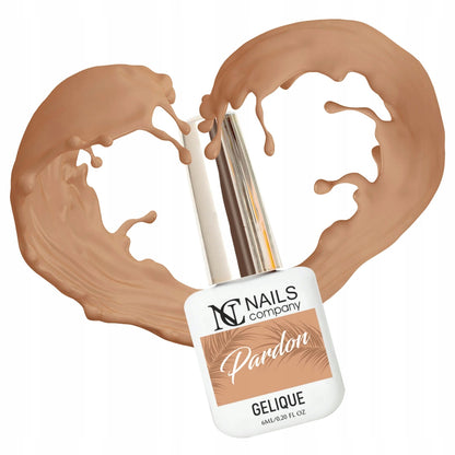 Flacon de vernis semi-permanent Pardon de Nails Company, collection Je T'aime Paris, entouré d’un cœur de vernis brun caramel