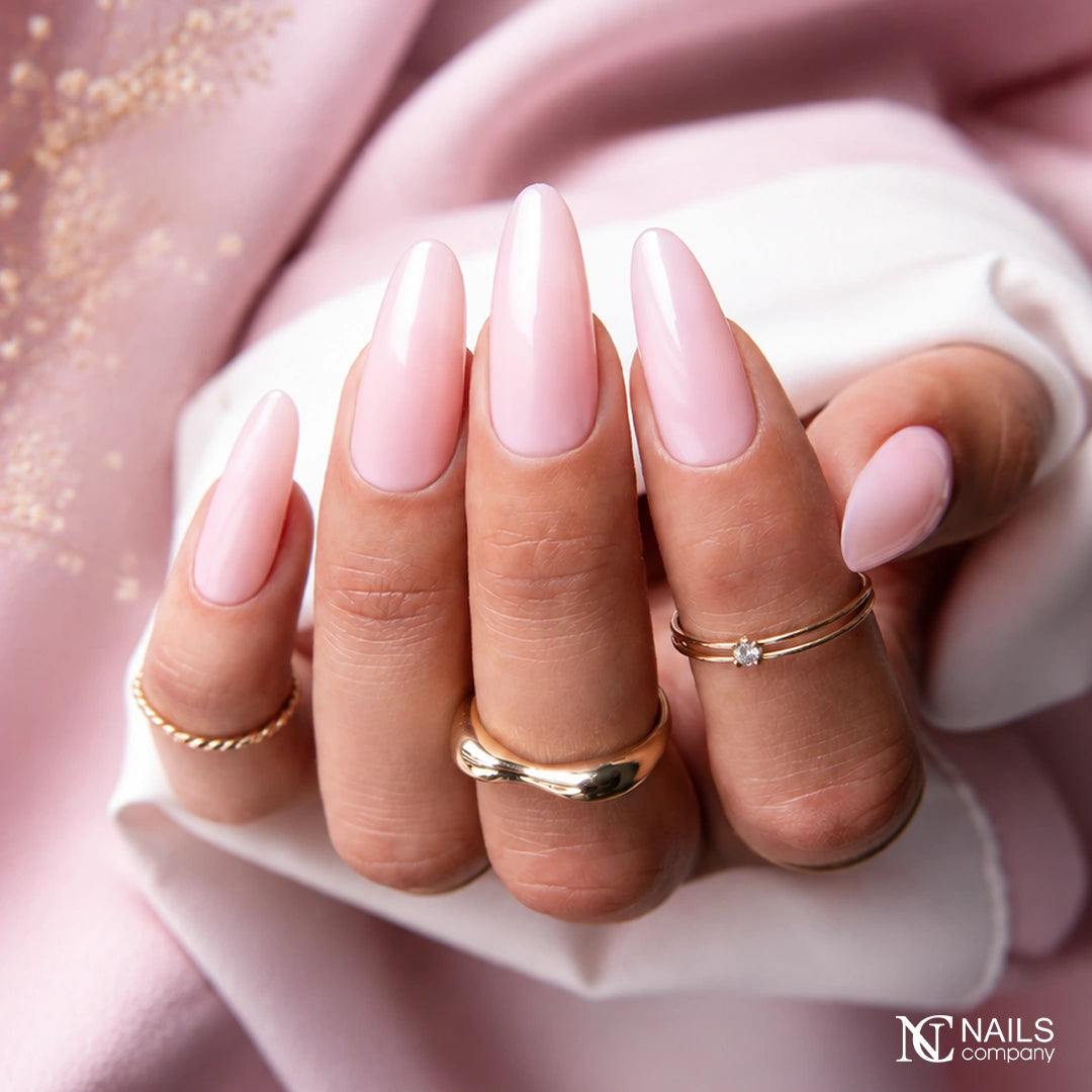 Exemple de pose avec le vernis semi-permanent Rose Day de Nails Company, collection Choose Your Mood