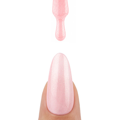 Ongle avec une goutte de vernis semi-permanent Rose Flash de Nails Company, collection Choose Your Mood