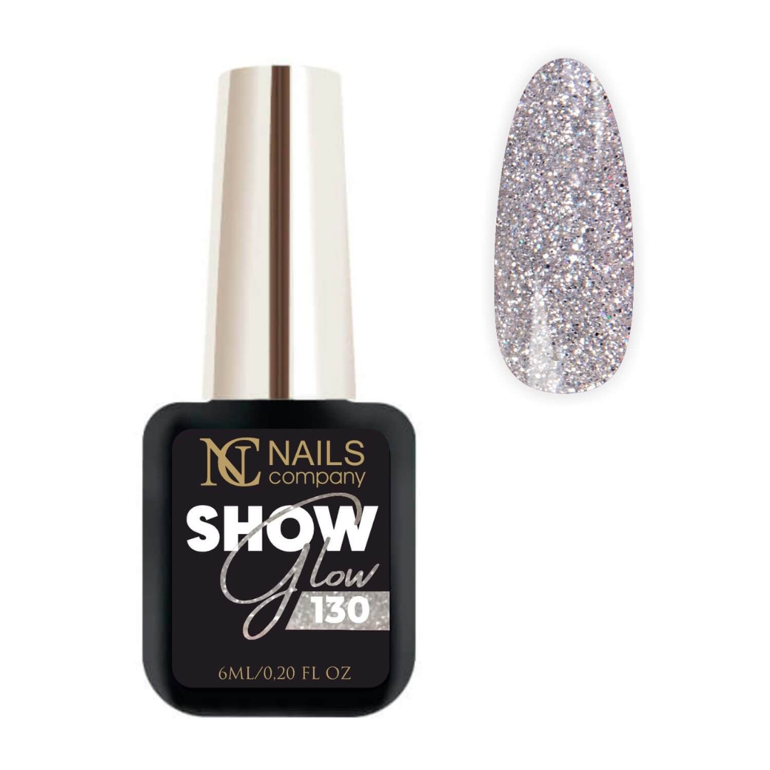 Vernis semi-permanent Show Glow 130 de Nails Company en flacon avec tips, argenté à fines particules scintillantes