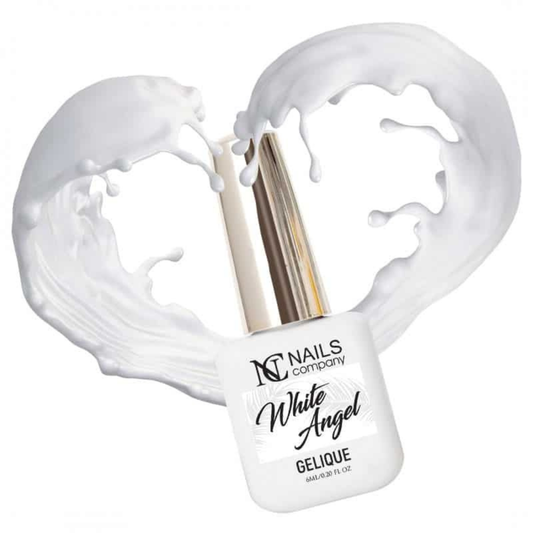 Flacon White Angel Nails Company entouré d’éclaboussures en forme de cœur réalisées au vernis semi permanent blanc couvrant.